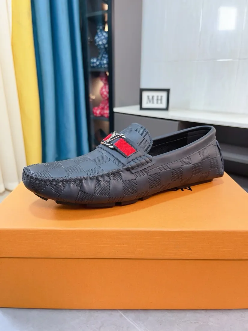 Men's men's shoes💰400🌹🌹[LV Louis Vuitton] New men's beanie shoes💝💝.. Top-grade imported cowhide embossed➕Comfortable leather lining. It is extremely skin-friendly and comfortable, feels very delicate, and the shape is very correct! Perfectly reflects the three-dimensional sense, code number: 38-44